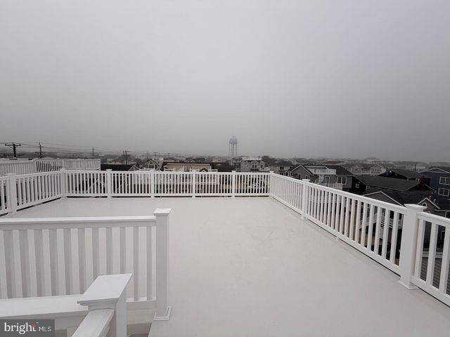 4 W SUMNER AVE, Long Beach Township, NJ 08008