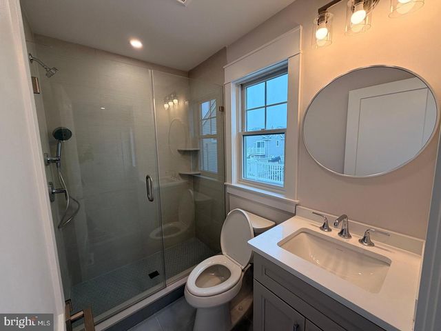 4 W SUMNER AVE, Long Beach Township, NJ 08008