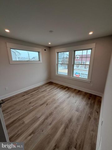 4 W SUMNER AVE, Long Beach Township, NJ 08008