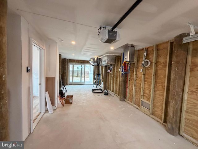 4 W SUMNER AVE, Long Beach Township, NJ 08008