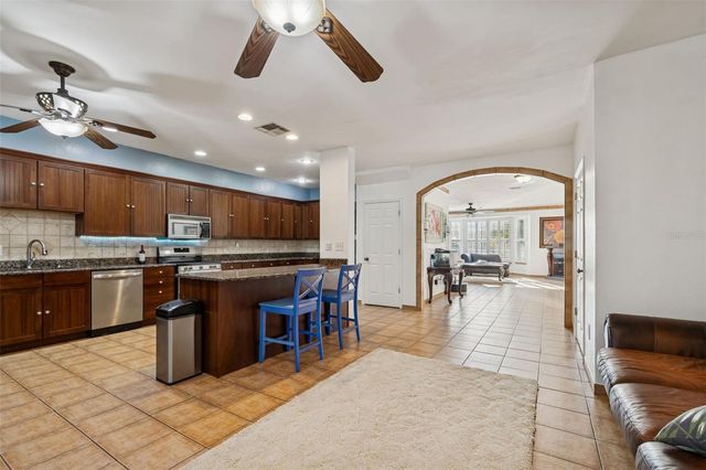 2786 COUNTRYSIDE BOULEVARD 2, Clearwater, FL 33761