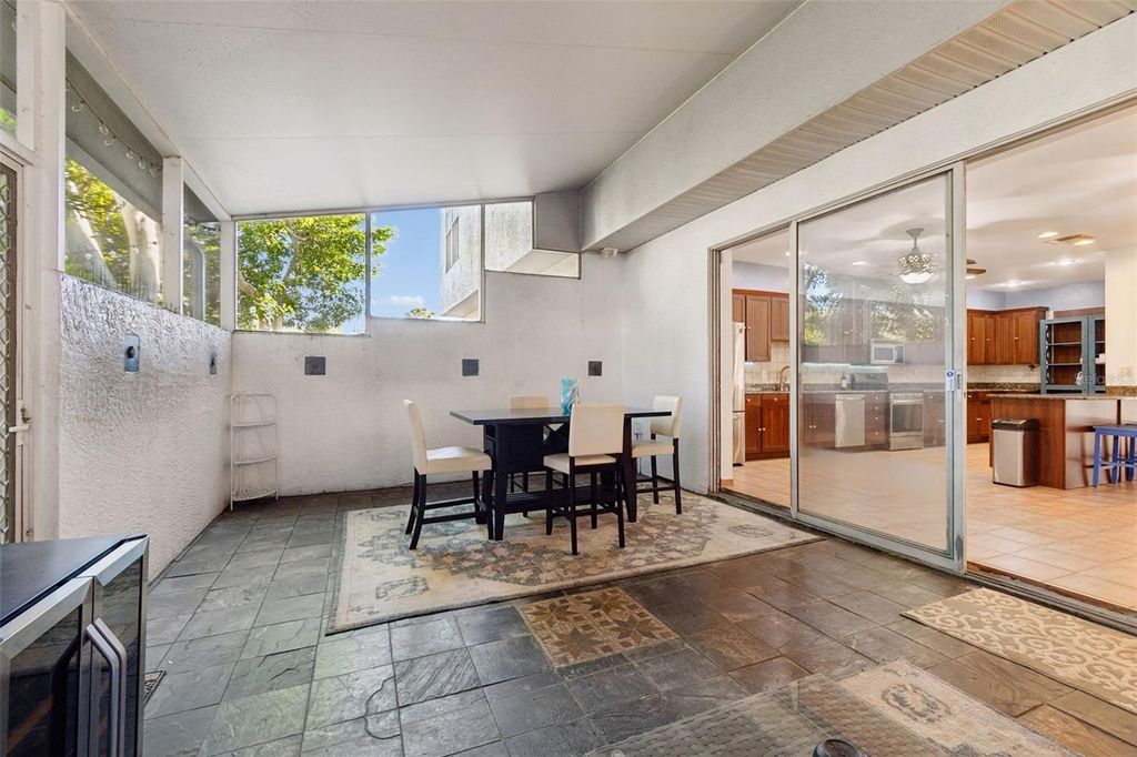 Image 18 of property listing at 2786 COUNTRYSIDE BOULEVARD 2, Clearwater, FL 33761