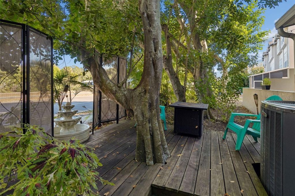 Image 20 of property listing at 2786 COUNTRYSIDE BOULEVARD 2, Clearwater, FL 33761