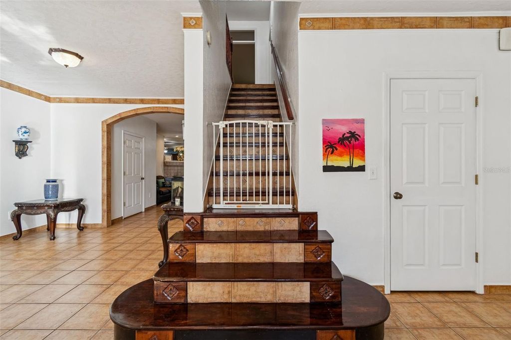 Image 23 of property listing at 2786 COUNTRYSIDE BOULEVARD 2, Clearwater, FL 33761