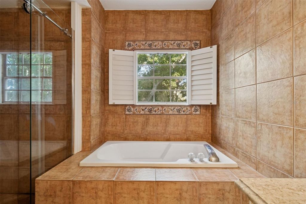 Image 28 of property listing at 2786 COUNTRYSIDE BOULEVARD 2, Clearwater, FL 33761