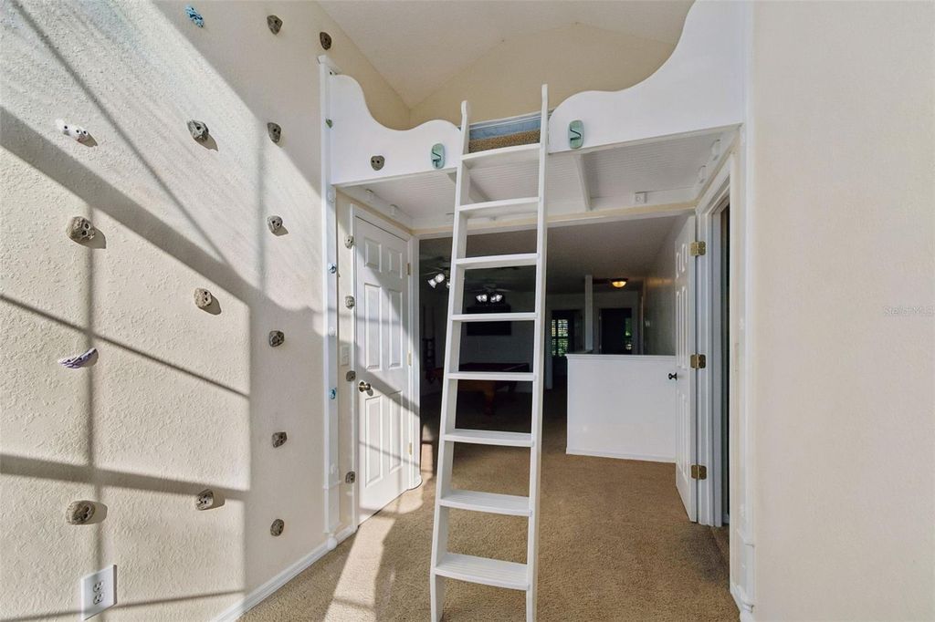 Image 42 of property listing at 2786 COUNTRYSIDE BOULEVARD 2, Clearwater, FL 33761