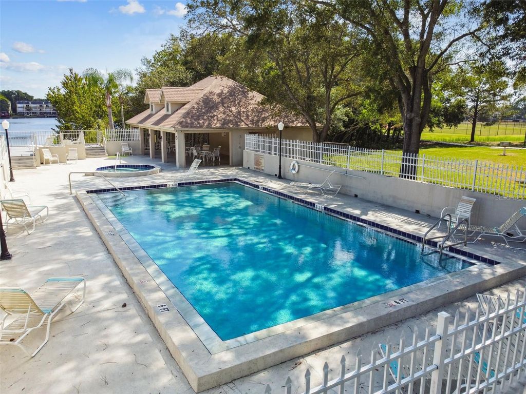 Image 52 of property listing at 2786 COUNTRYSIDE BOULEVARD 2, Clearwater, FL 33761