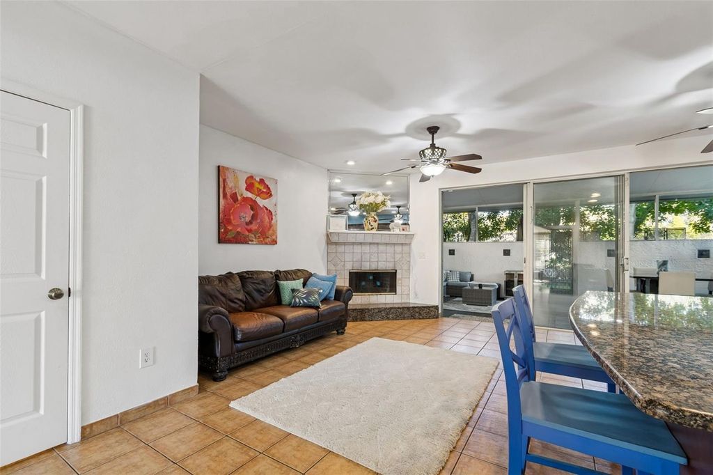 Image 10 of property listing at 2786 COUNTRYSIDE BOULEVARD 2, Clearwater, FL 33761