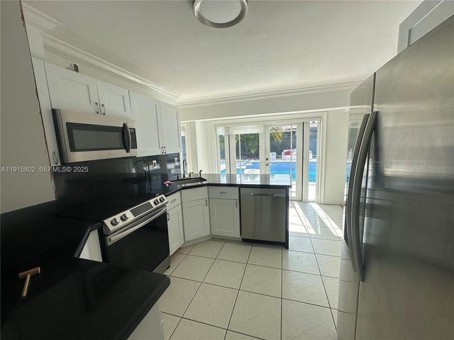 7780 SW 28th St 7780, Miami, FL 33155