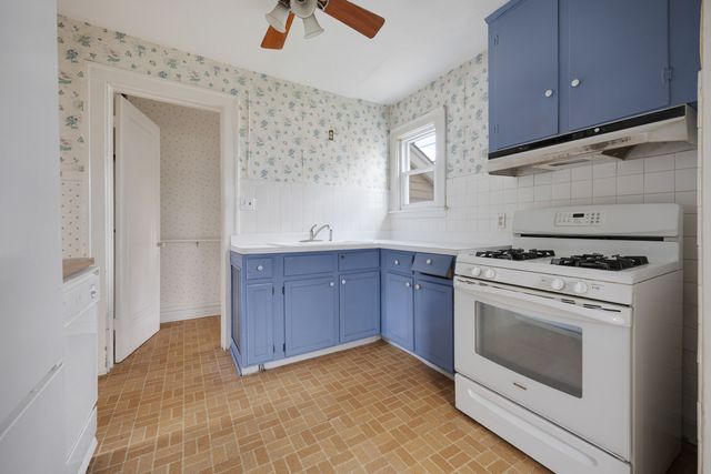 130 W Washington Street, Villa Park, IL 60181