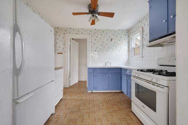 130 W Washington Street, Villa Park, IL 60181