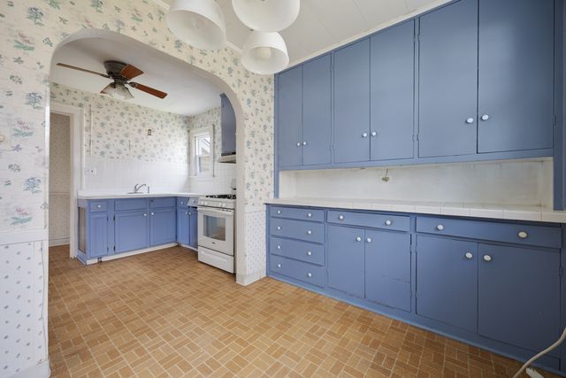 130 W Washington Street, Villa Park, IL 60181