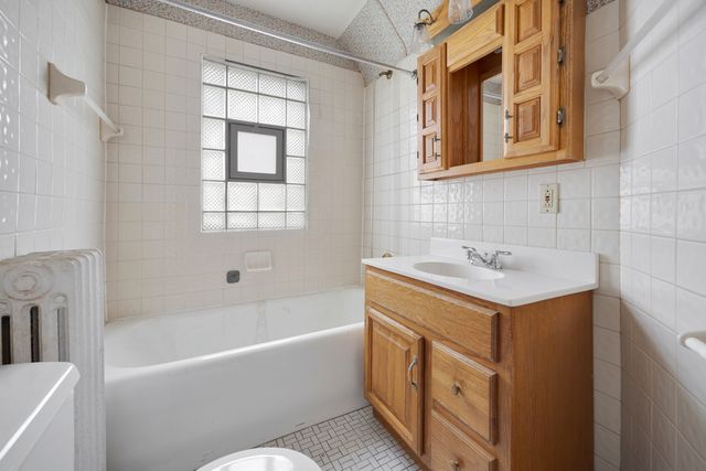 130 W Washington Street, Villa Park, IL 60181