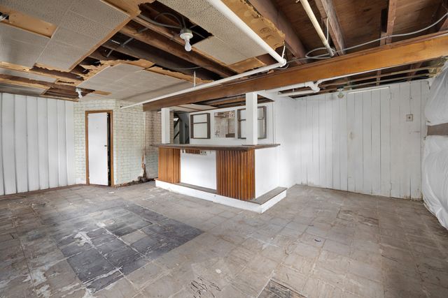 130 W Washington Street, Villa Park, IL 60181