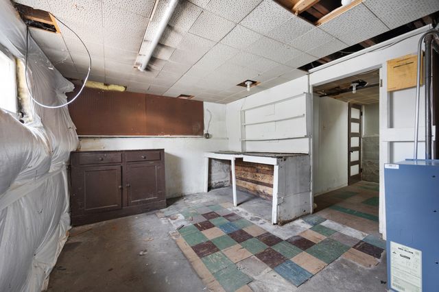 130 W Washington Street, Villa Park, IL 60181