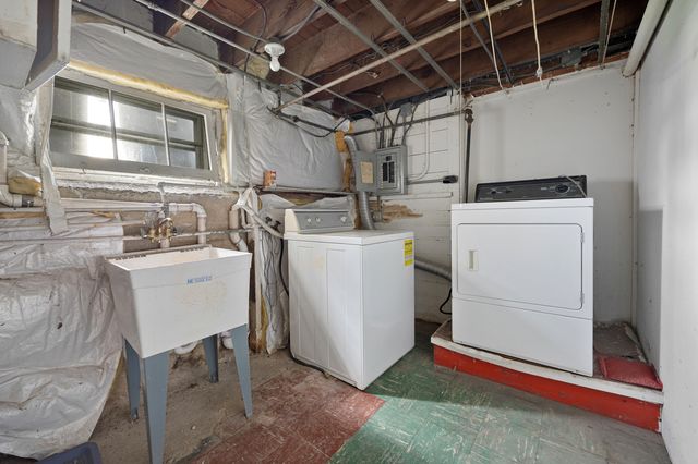 130 W Washington Street, Villa Park, IL 60181