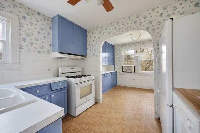 130 W Washington Street, Villa Park, IL 60181