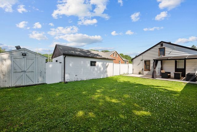 129 3rd Street, Carbon Cliff, IL 61239