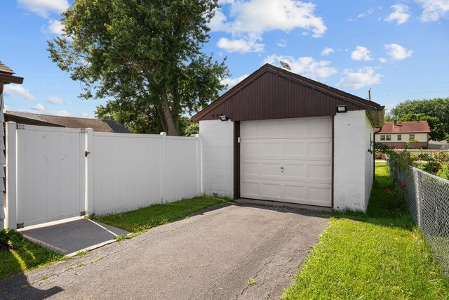 129 3rd Street, Carbon Cliff, IL 61239