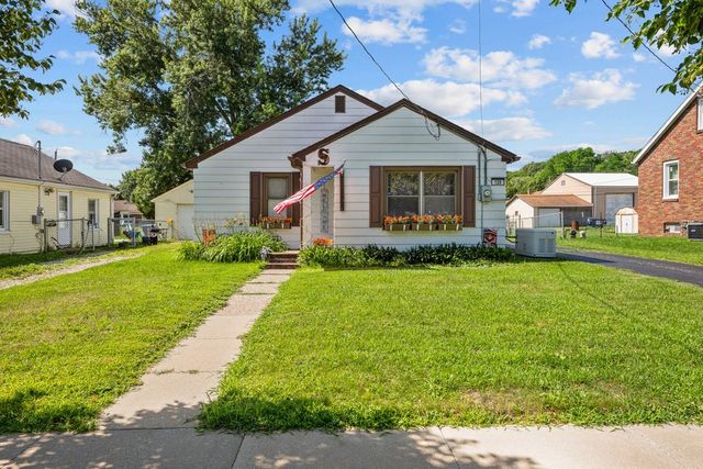 129 3rd Street, Carbon Cliff, IL 61239