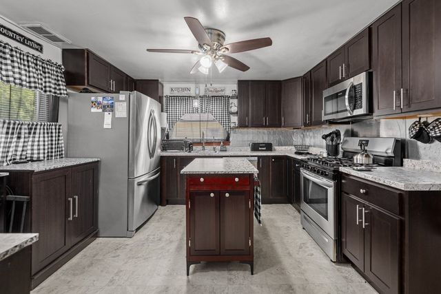 129 3rd Street, Carbon Cliff, IL 61239