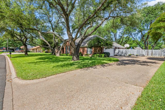 926 Canyon Drive, Cleburne, TX 76033