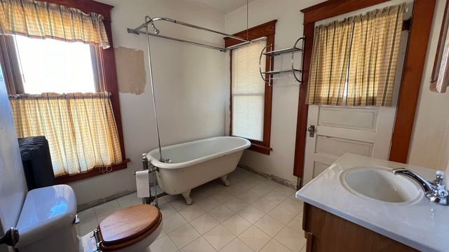 306 E Prospect Street, New Hampton, IA 50659
