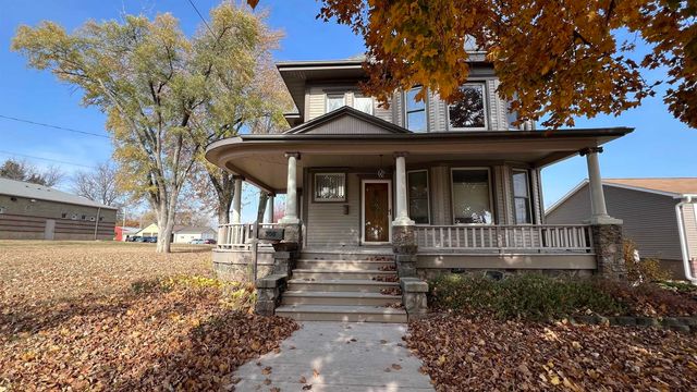 306 E Prospect Street, New Hampton, IA 50659