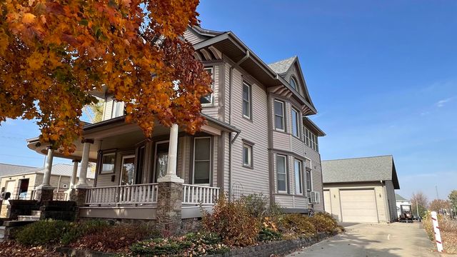 306 E Prospect Street, New Hampton, IA 50659