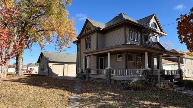 306 E Prospect Street, New Hampton, IA 50659
