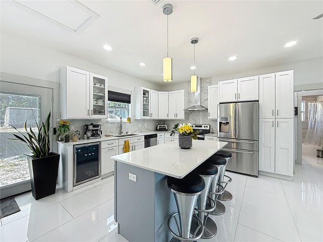 11426 LAKEVIEW DRIVE, Leesburg, FL 34788