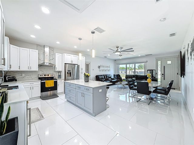 11426 LAKEVIEW DRIVE, Leesburg, FL 34788