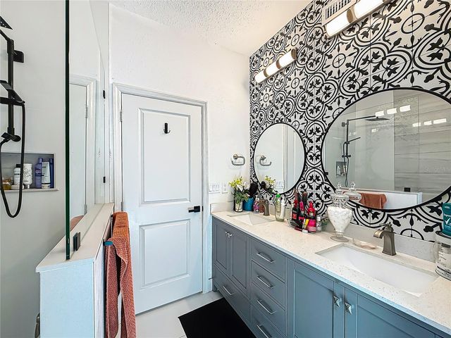 11426 LAKEVIEW DRIVE, Leesburg, FL 34788