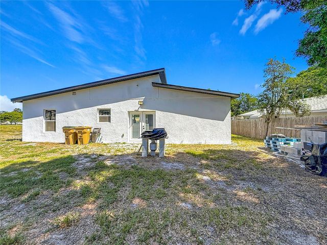 11426 LAKEVIEW DRIVE, Leesburg, FL 34788