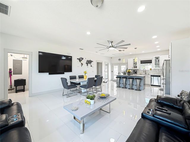 11426 LAKEVIEW DRIVE, Leesburg, FL 34788