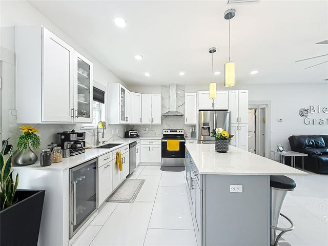 11426 LAKEVIEW DRIVE, Leesburg, FL 34788