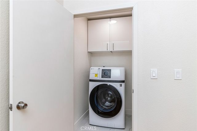 396 W Dryden Street 203, Glendale, CA 91202