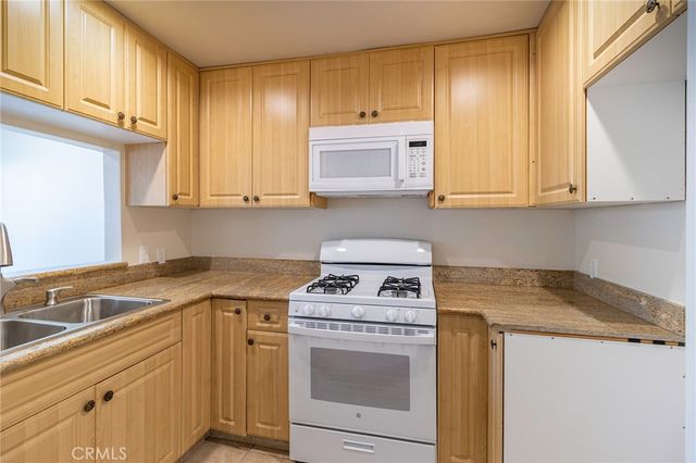 396 W Dryden Street 203, Glendale, CA 91202