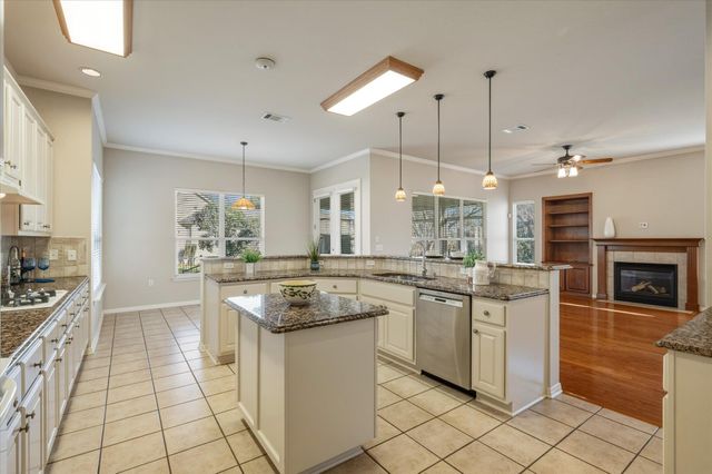 114 Whippoorwill WAY, Georgetown, TX 78633