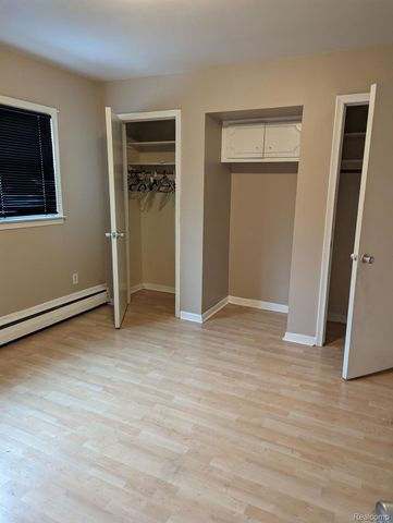 26897 Parkington Street 9A, Roseville, MI 48066