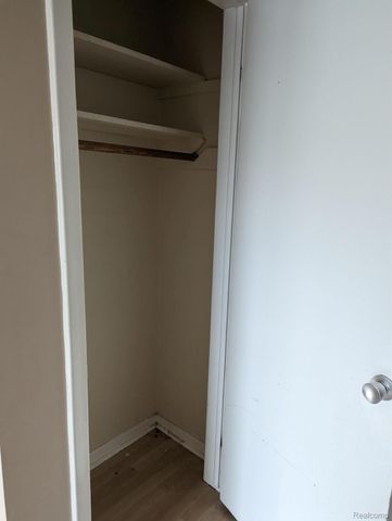 26897 Parkington Street 9A, Roseville, MI 48066