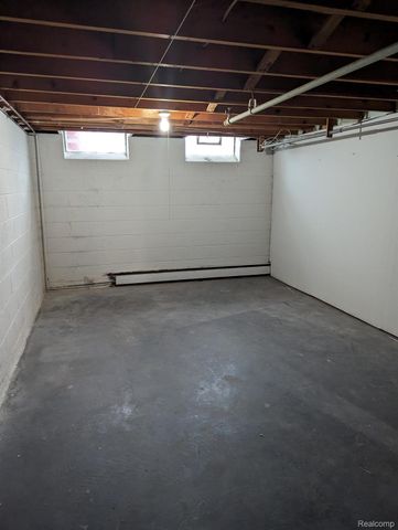 26897 Parkington Street 9A, Roseville, MI 48066