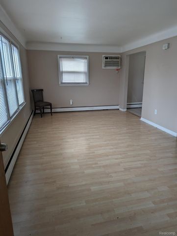 26897 Parkington Street 9A, Roseville, MI 48066