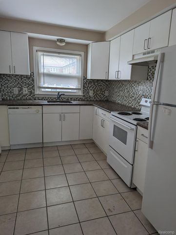 26897 Parkington Street 9A, Roseville, MI 48066