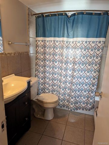 26897 Parkington Street 9A, Roseville, MI 48066