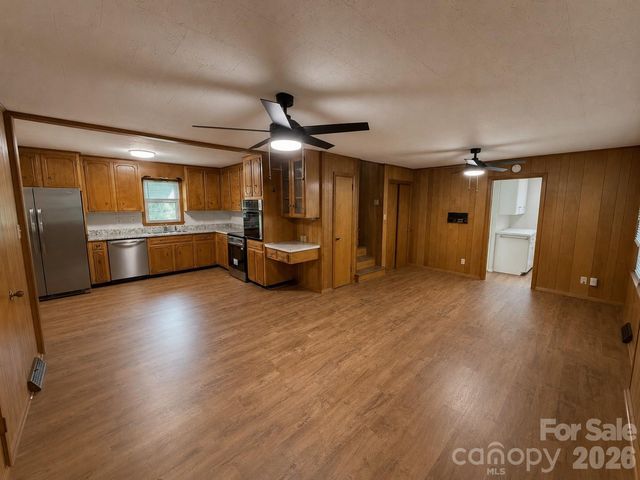 330 W 27th Street, Newton, NC 28625