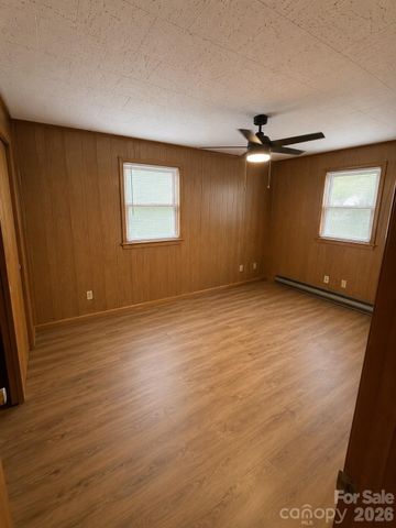 330 W 27th Street, Newton, NC 28625