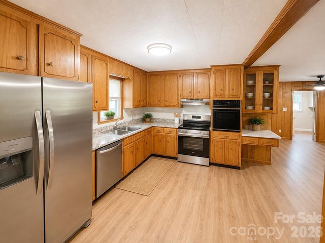 330 W 27th Street, Newton, NC 28625