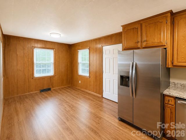 330 W 27th Street, Newton, NC 28625