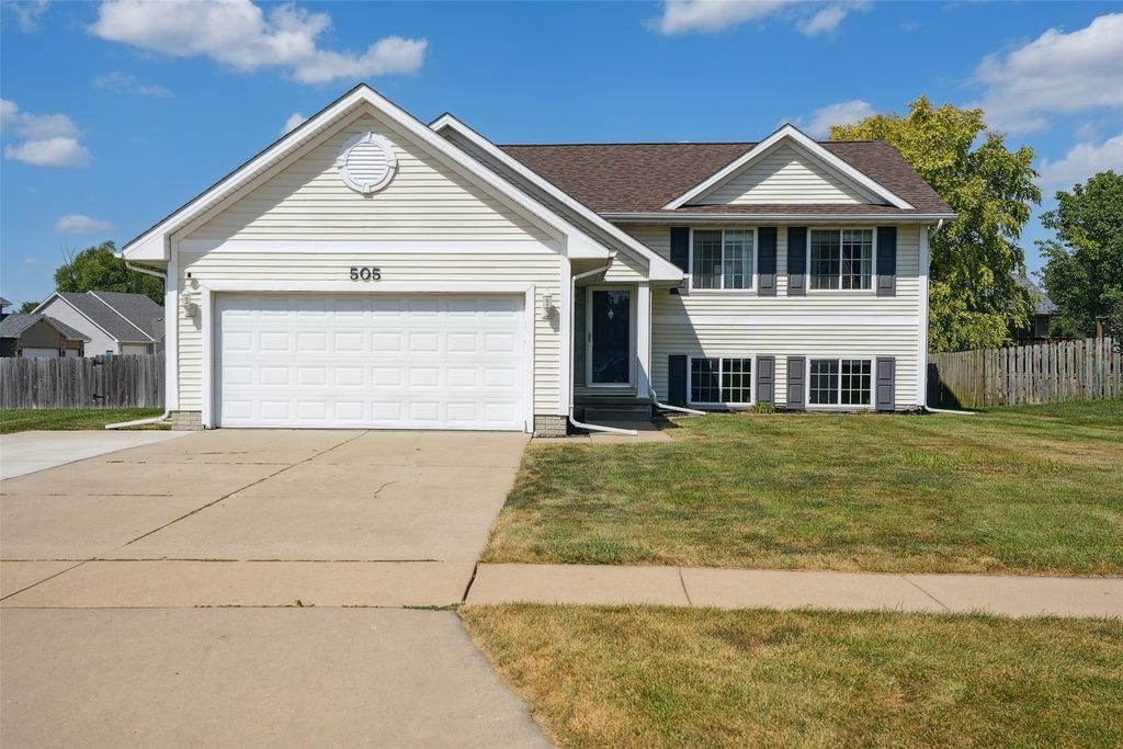 505 SE Pleasant View Drive, Waukee, IA 50263